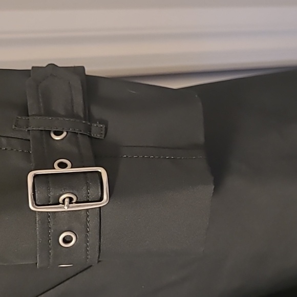 Coach The Trench - Picture 7 of 9